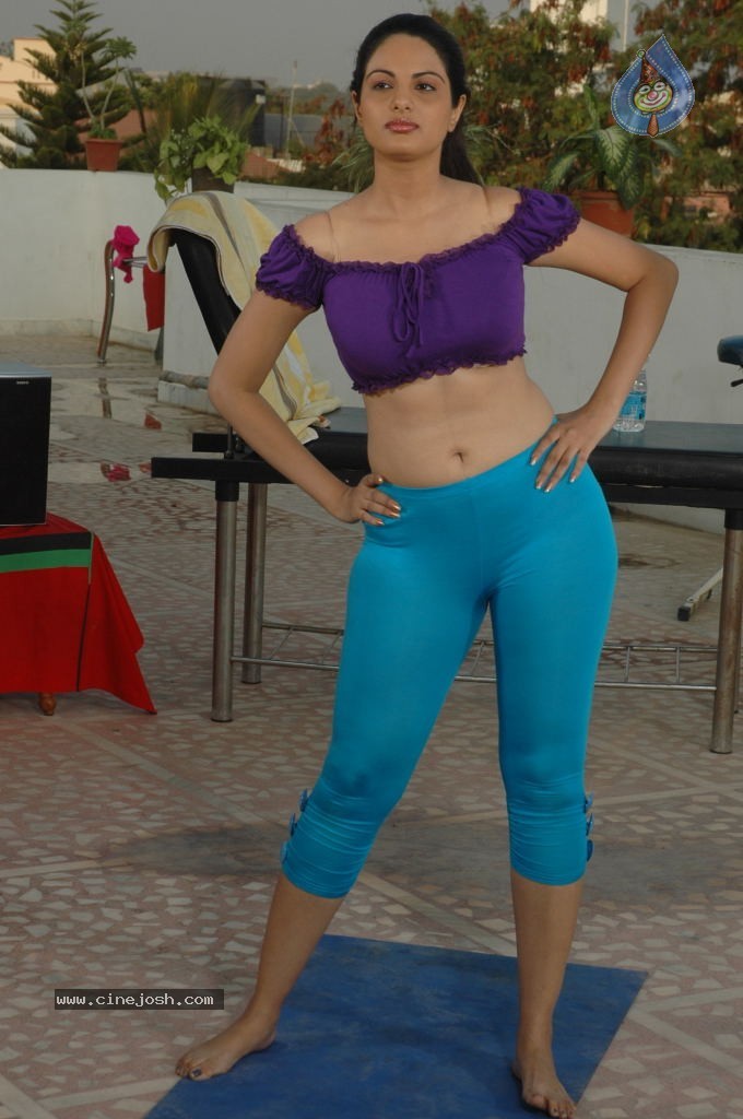 Jinal Pandya Hot Stills - 1 / 36 photos