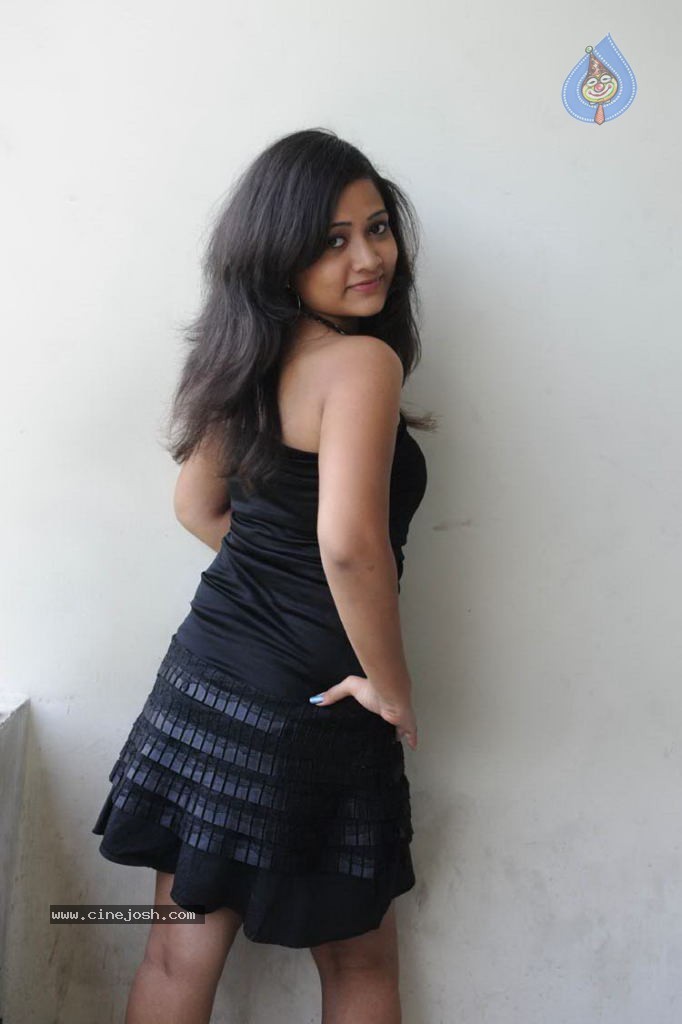 Jr. Trisha Spicy Stills - 18 / 45 photos