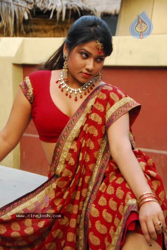 Jyothi Spicy Pics - 21 / 54 photos