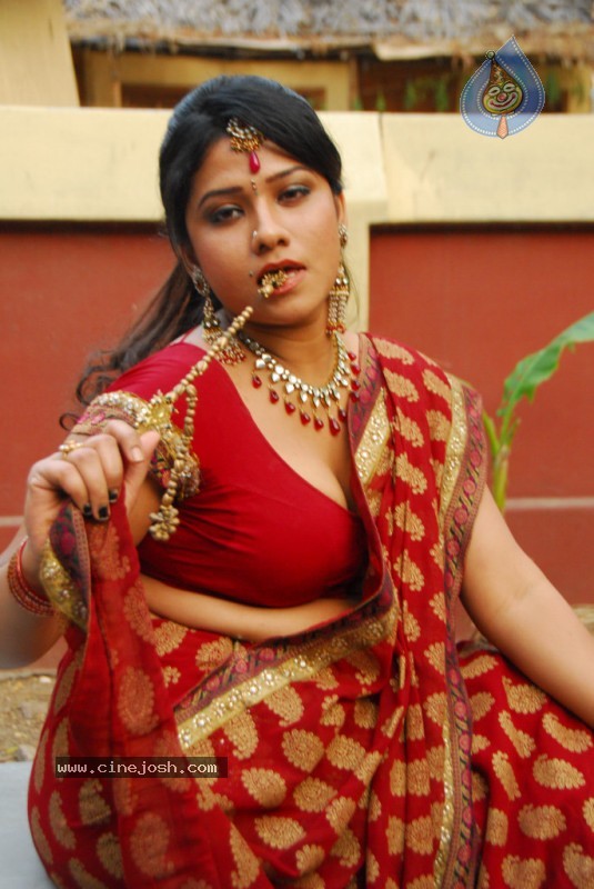 Jyothi Spicy Pics - 33 / 54 photos