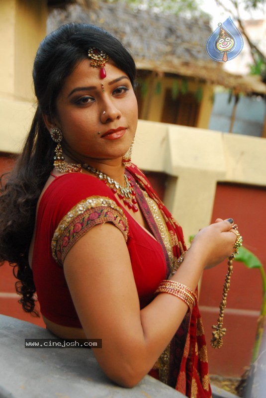 Jyothi Spicy Pics - 37 / 54 photos