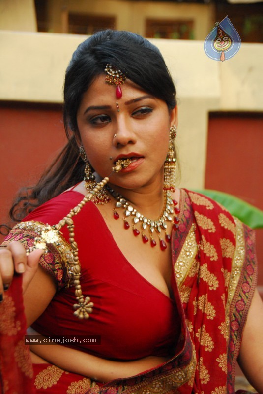 Jyothi Spicy Pics - 41 / 54 photos