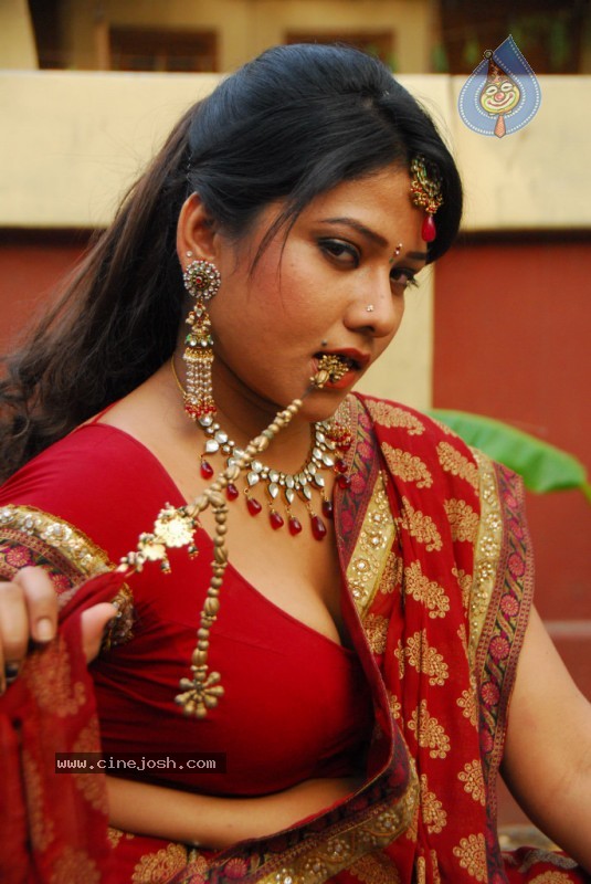 Jyothi Spicy Pics - 43 / 54 photos