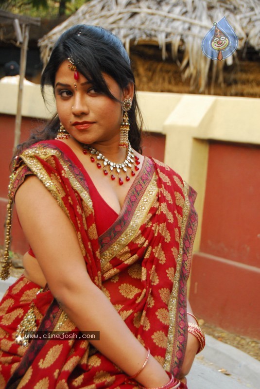 Jyothi Spicy Pics - 52 / 54 photos