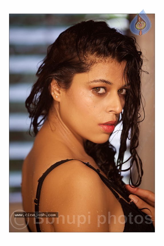Jyothirana Spicy Stills - 21 / 31 photos