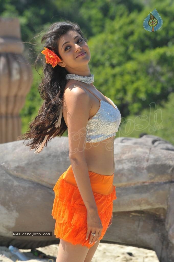 Kajal Agarwal Hot Photos - 23 / 42 photos