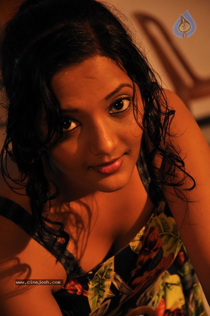 Kalapadam Tamil Movie Spicy Stills - 6 / 32 photos