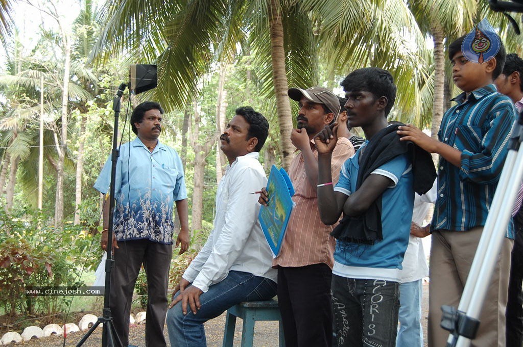 Kalapadam Tamil Movie Spicy Stills - 20 / 32 photos