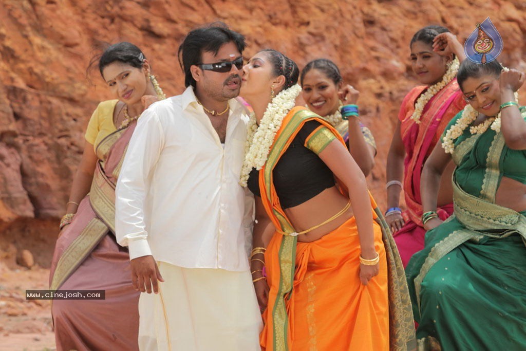 Kallapetty Tamil Movie Hot Photos - 4 / 33 photos