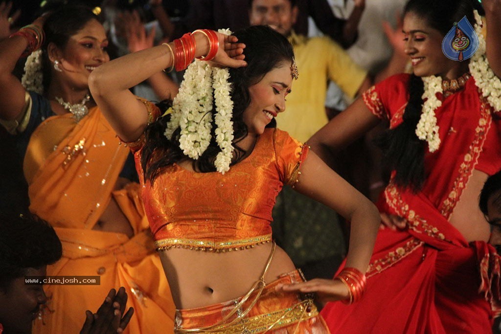 Kallapetty Tamil Movie Hot Photos - 8 / 33 photos