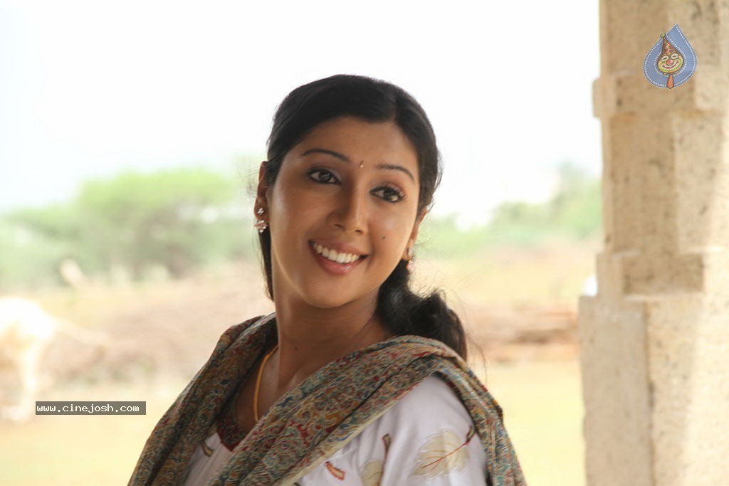 Kallapetty Tamil Movie Hot Photos - 18 / 33 photos
