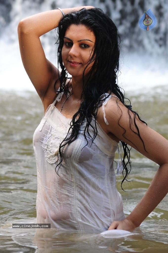 Kamna Jethmalani Hot Pics - 22 / 62 photos