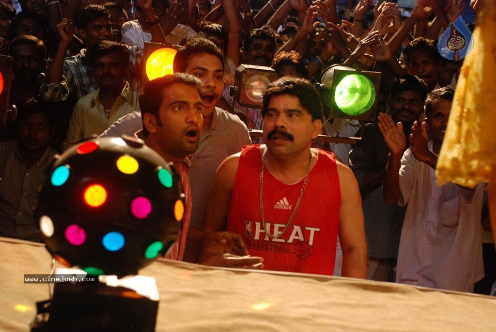 Kanna Laddu Thinna Aasaiya Tamil Movie Hot Stills - 8 / 89 photos