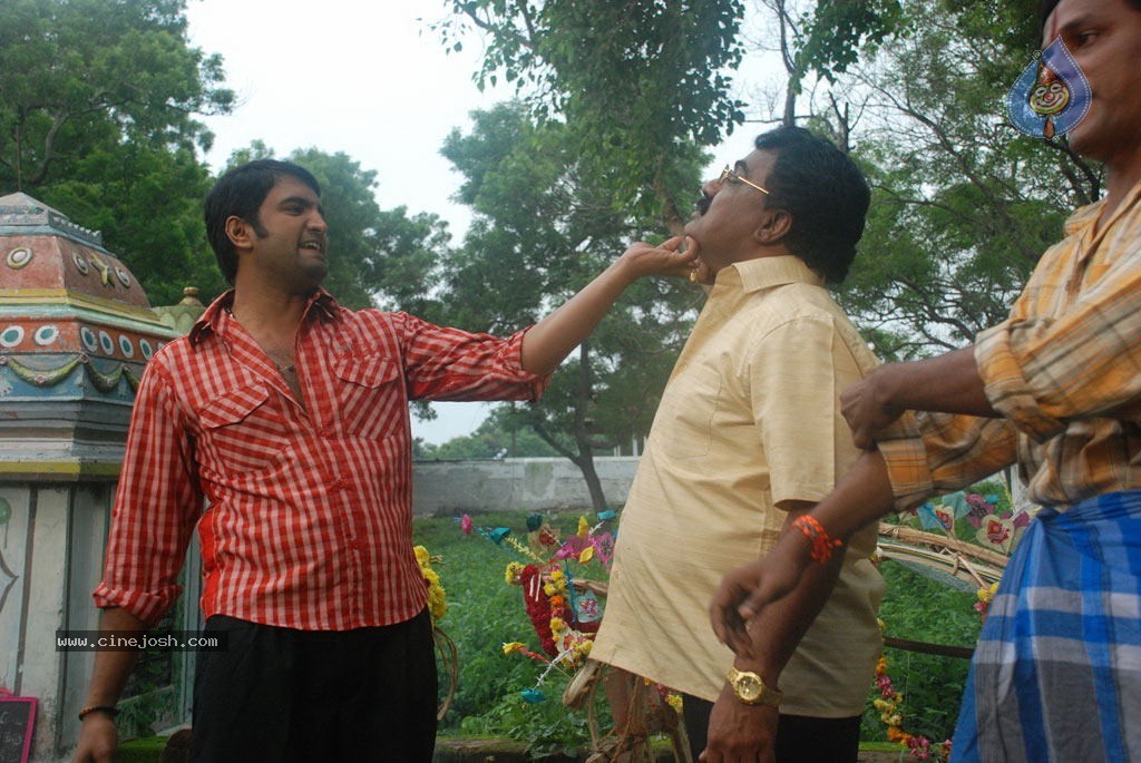 Kanna Laddu Thinna Aasaiya Tamil Movie Hot Stills - 80 / 89 photos