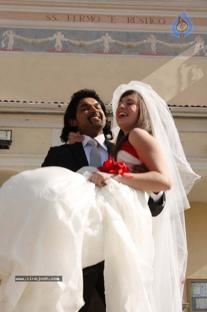 Karuppampatti Tamil Movie Hot Stills - 15 / 34 photos