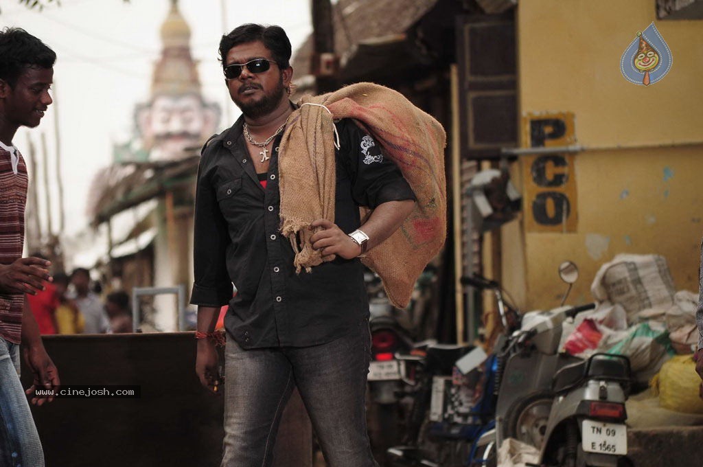 Kasi Kuppam Tamil Movie Hot Stills - 23 / 101 photos