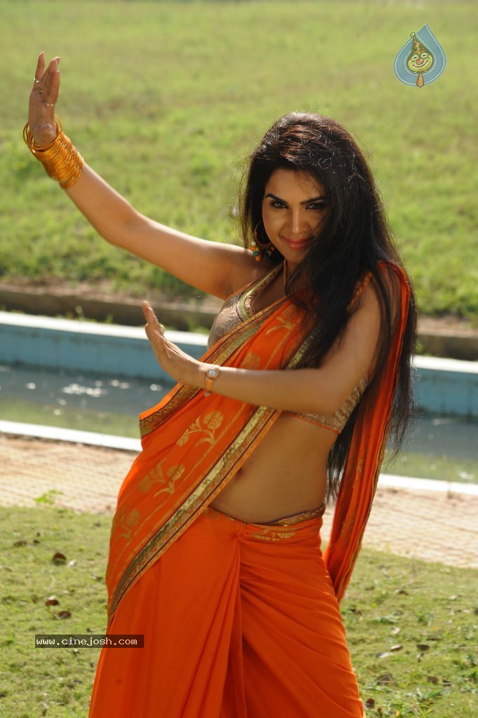 Kavya Singh Hot Photos - 14 / 57 photos