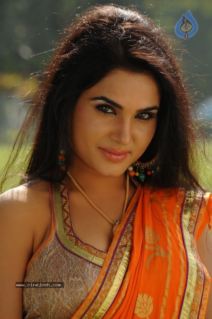 Kavya Singh Hot Photos - 15 / 57 photos