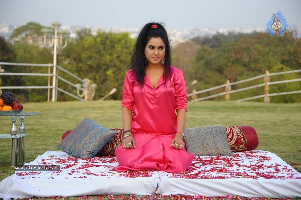 Kavya Singh New Hot Gallery - 42 / 100 photos