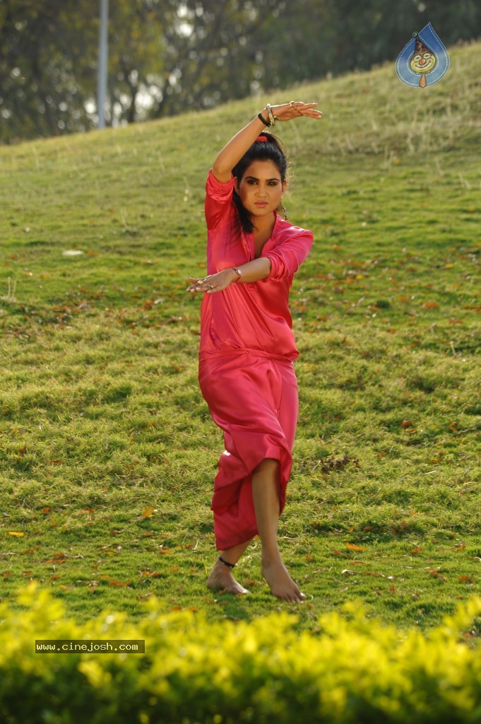 Kavya Singh New Hot Gallery - 57 / 100 photos