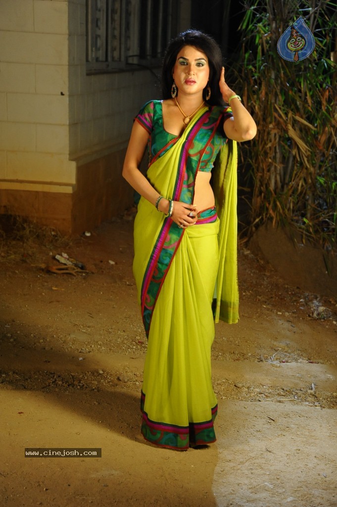 Kavya Singh New Spicy Stills - 20 / 47 photos