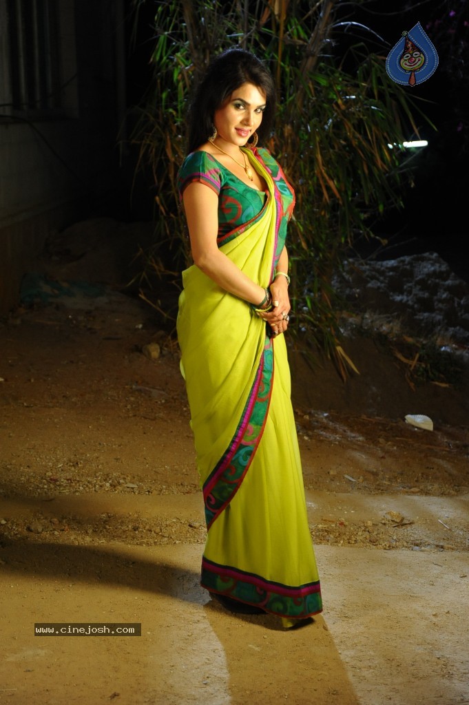 Kavya Singh New Spicy Stills - 46 / 47 photos