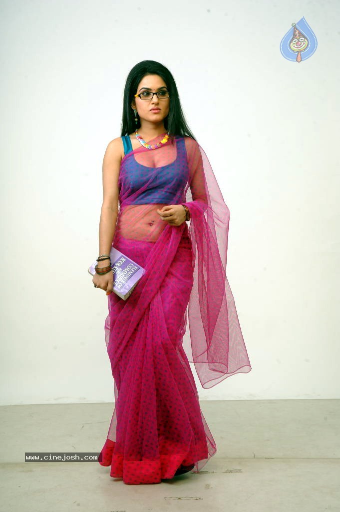 Kavya Singh Spicy Gallery - 55 / 56 photos