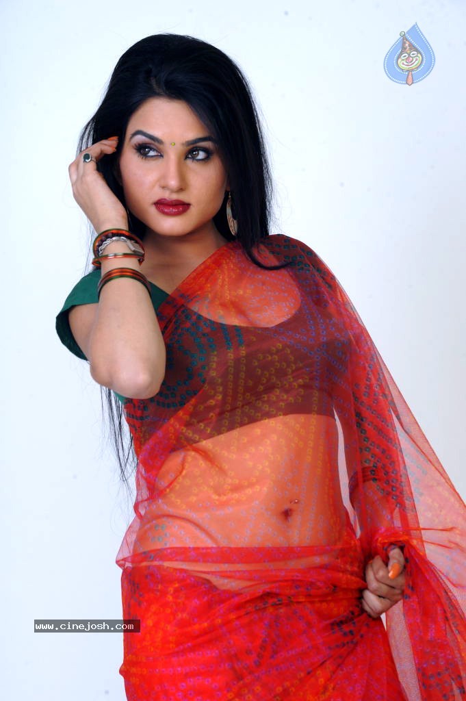 Kavya Singh Spicy Gallery - 8 / 40 photos