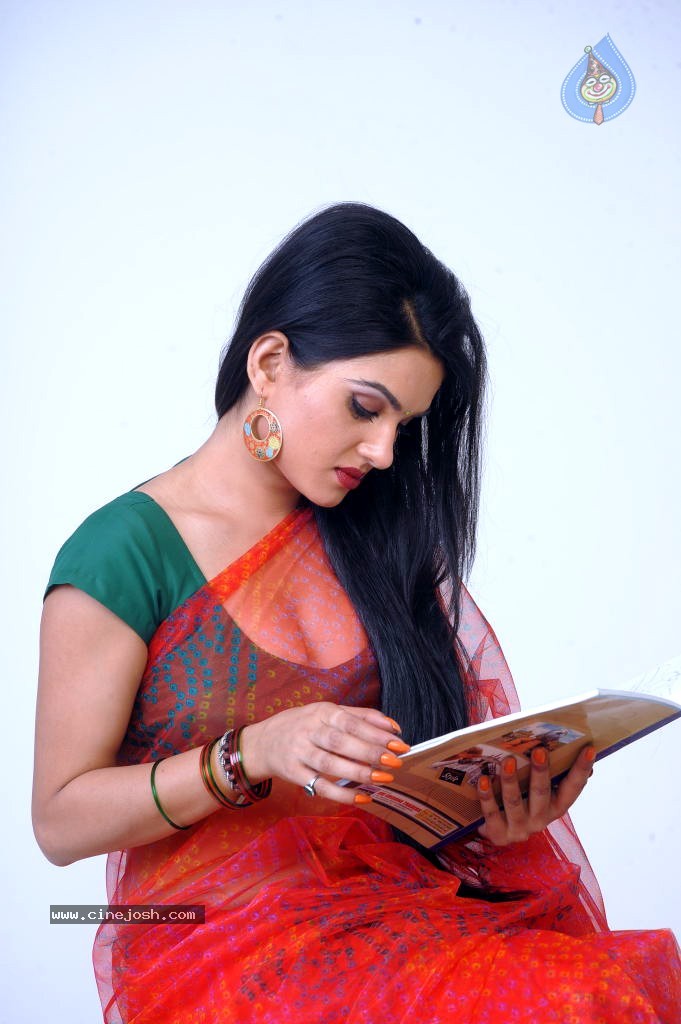 Kavya Singh Spicy Gallery - 9 / 40 photos