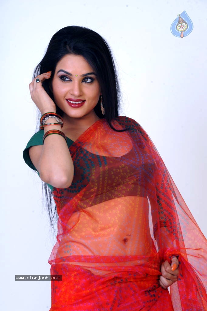 Kavya Singh Spicy Gallery - 32 / 40 photos