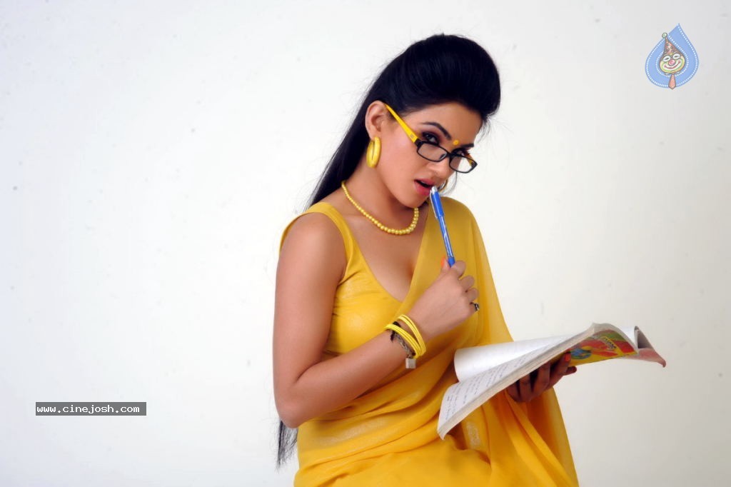 Kavya Singh Spicy Photos - 27 / 27 photos