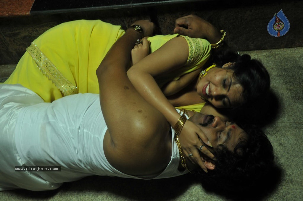 Kiliyanthattu Thoothukudi 2 Tamil Movie Spicy Stills - 21 / 58 photos
