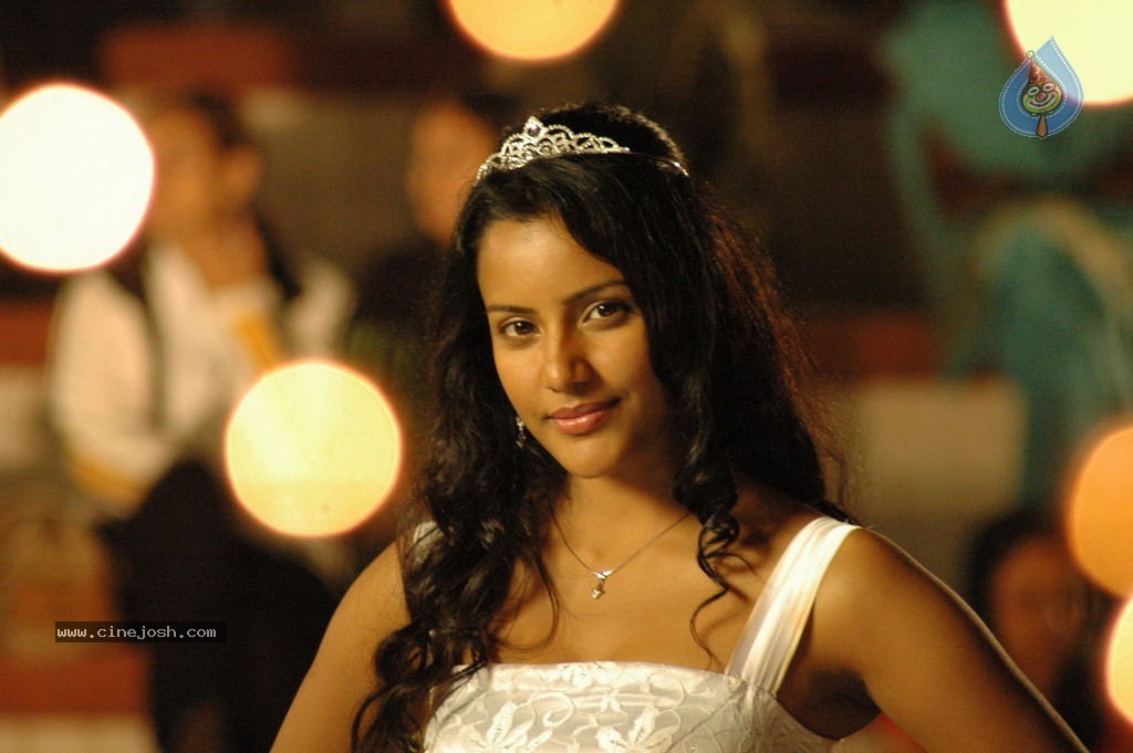 Live Movie Hot Stills - 5 / 132 photos