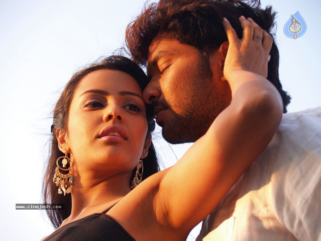 Live Movie Hot Stills - 11 / 132 photos