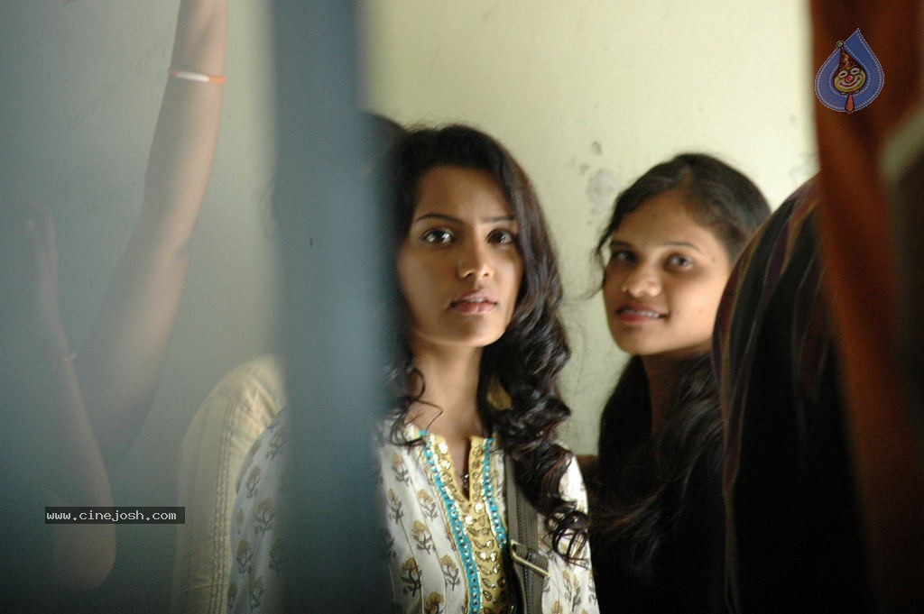 Live Movie Hot Stills - 28 / 132 photos