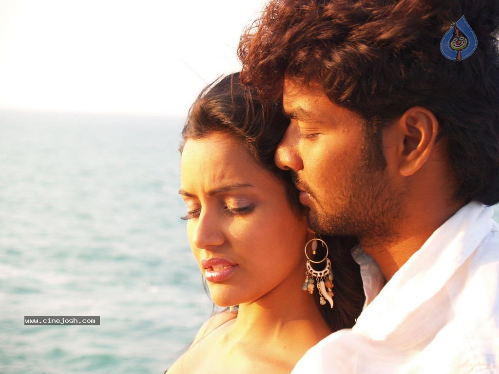 Live Movie Hot Stills - 107 / 132 photos