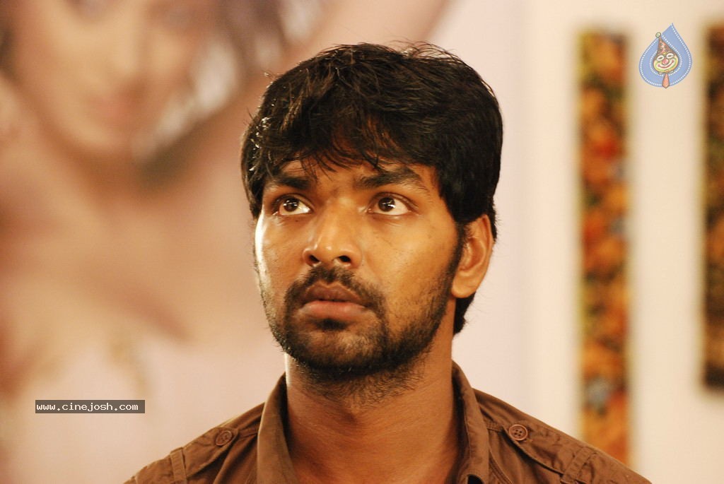 Live Movie Hot Stills - 124 / 132 photos