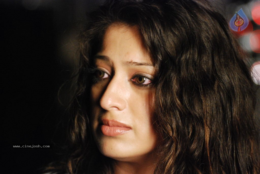 Live Movie Hot Stills - 125 / 132 photos