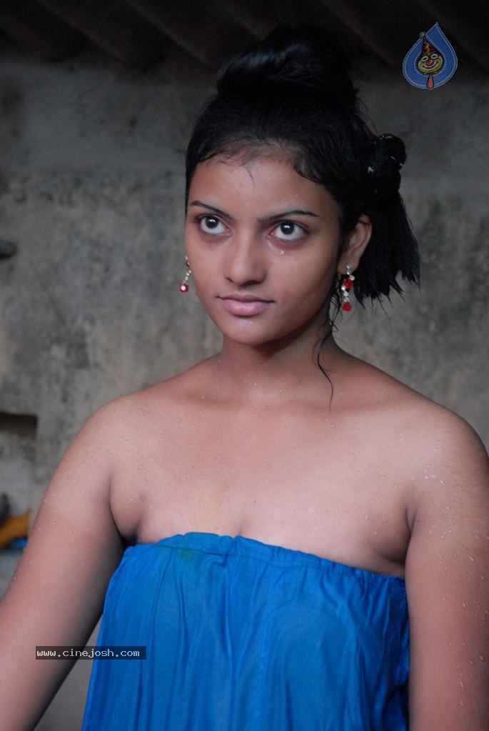 Lollu Dada Parak Parak Tamil Movie Hot Stills - 40 / 55 photos
