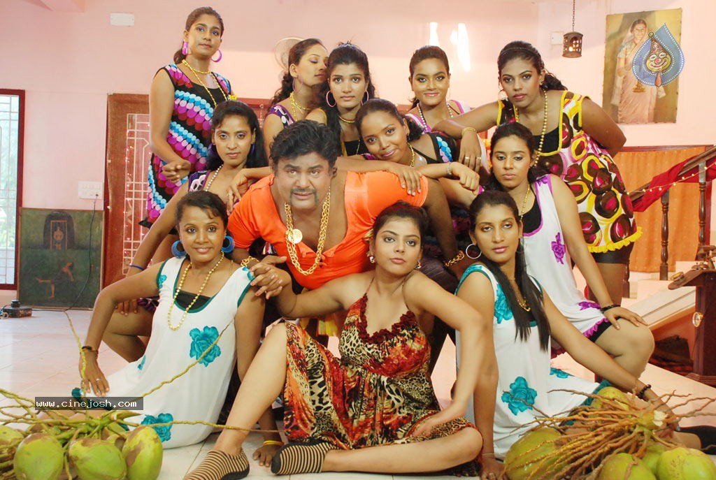 Lollu Dada Parak Parak Tamil Movie Hot Stills - 50 / 55 photos