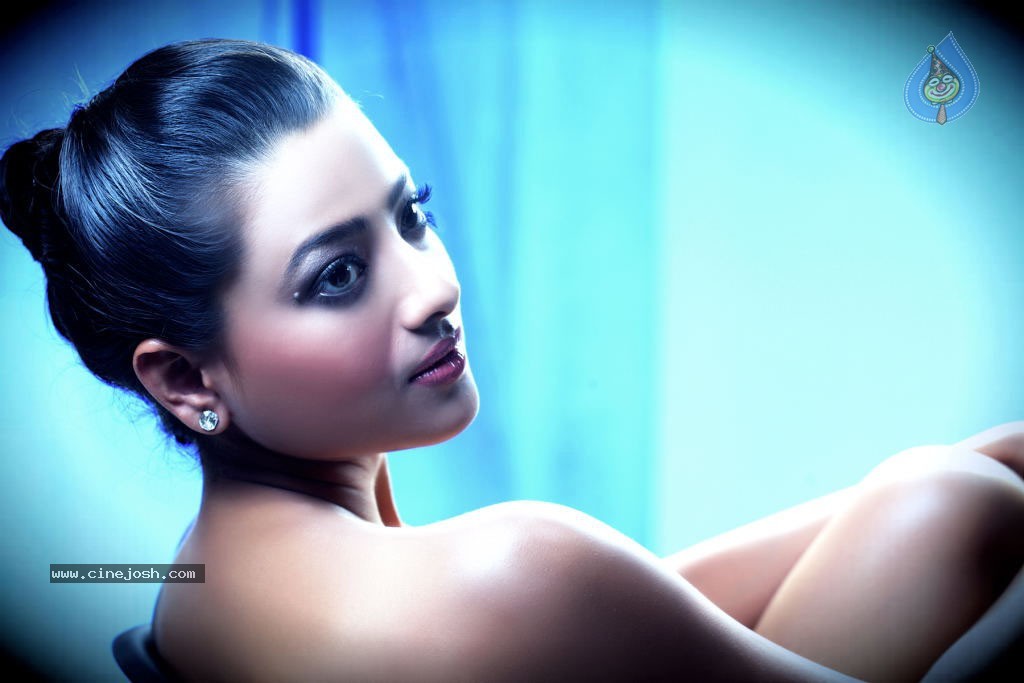 Madalasa Sharma Hot Photos - 24 / 46 photos
