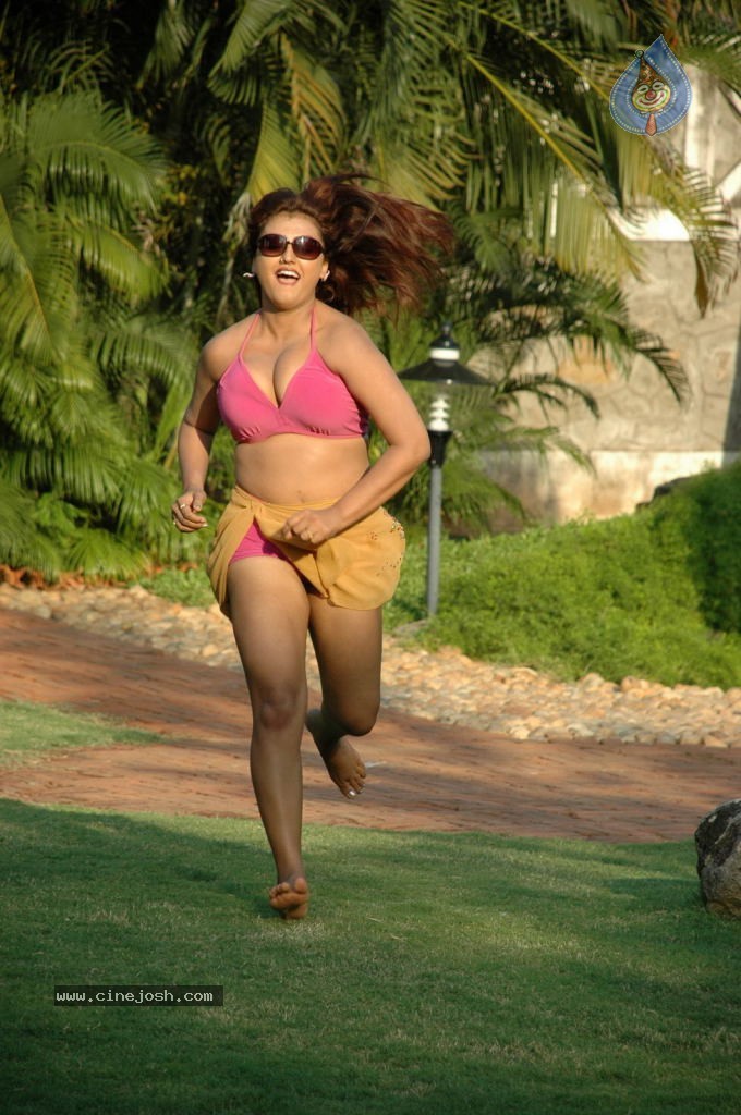 Madanmohini Movie Spicy Stills - 25 / 55 photos