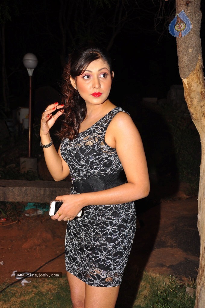 Madhu Shalini Hot Pics - 64 / 84 photos
