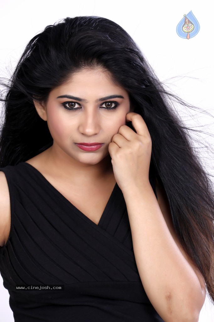 Madhulagna Das Hot Photos - 6 / 47 photos