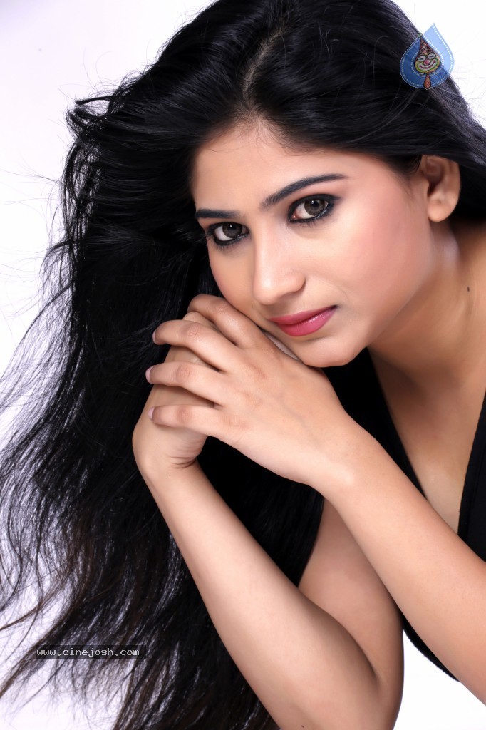 Madhulagna Das Hot Photos - 16 / 47 photos
