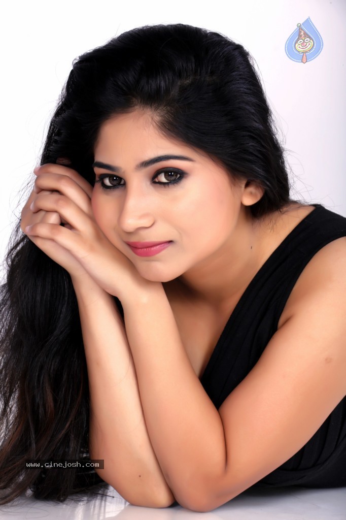 Madhulagna Das Hot Photos - 22 / 47 photos