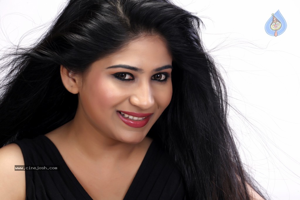 Madhulagna Das Hot Photos - 35 / 47 photos
