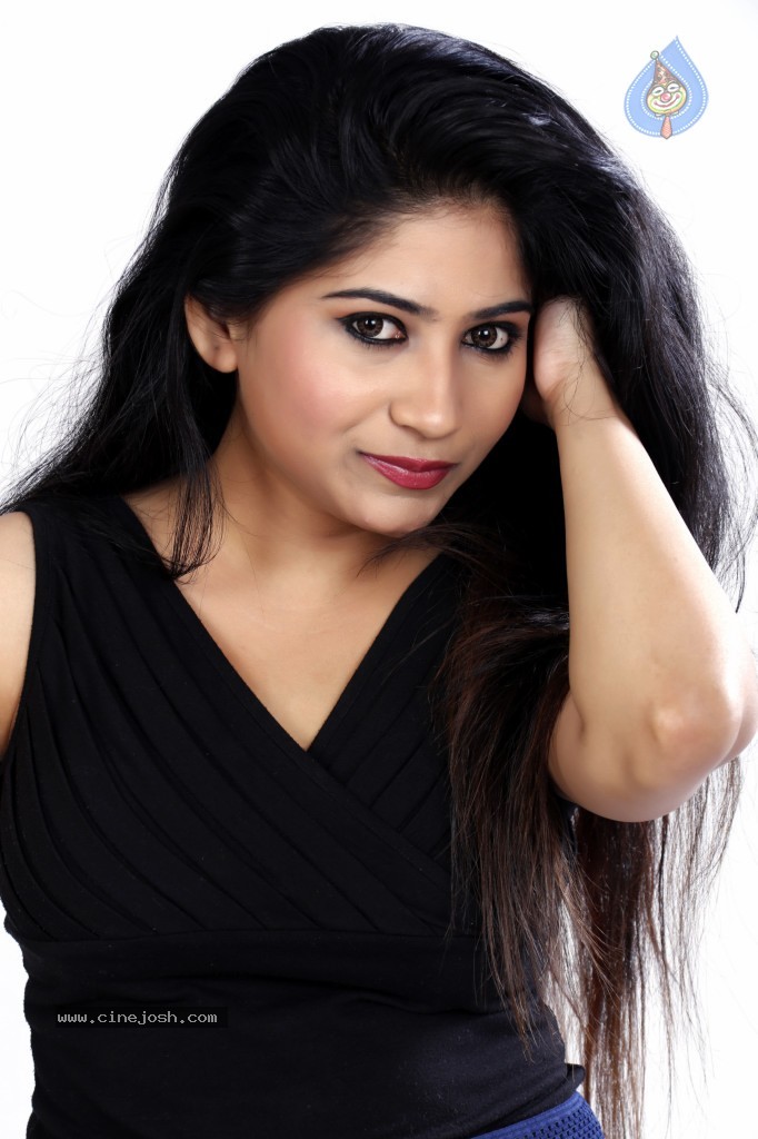 Madhulagna Das Hot Photos - 36 / 47 photos