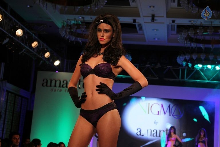 Madhur Bhandarkar Calendar Girls Fashion Show Photos - 5 / 83 photos