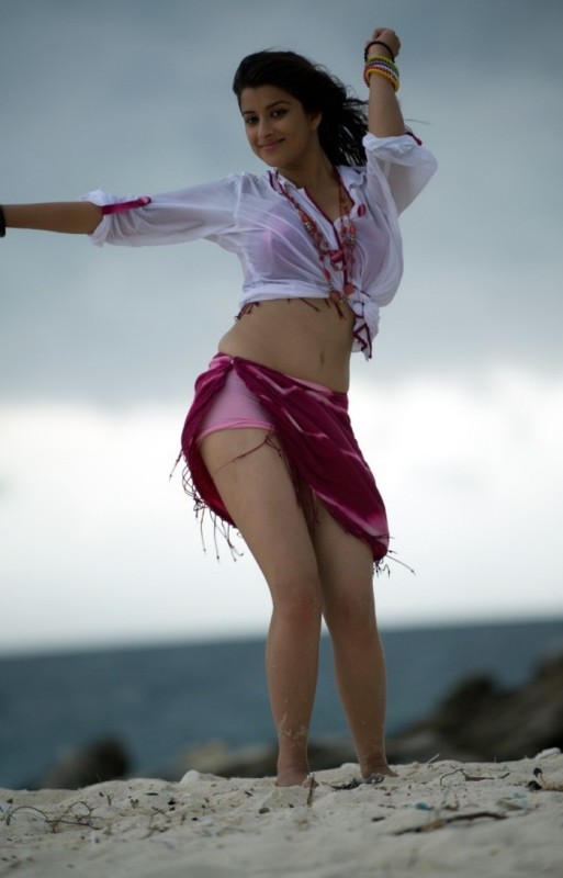 Madhurima Spicy Beach Stills - 23 / 33 photos